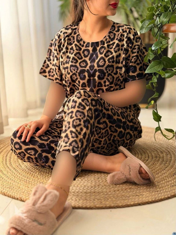 تیشرت شلوارک نخی